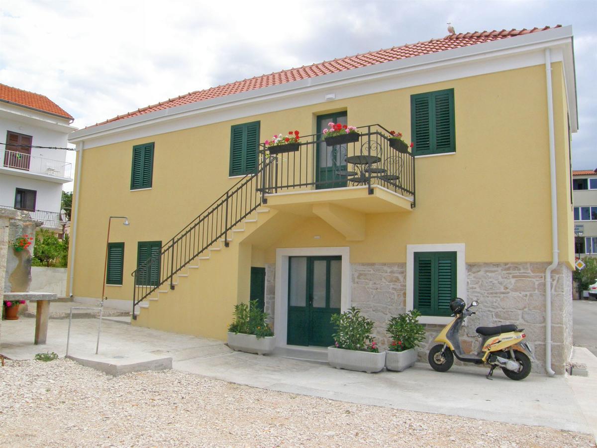 פרימוסטן Apartments Mare מראה חיצוני תמונה